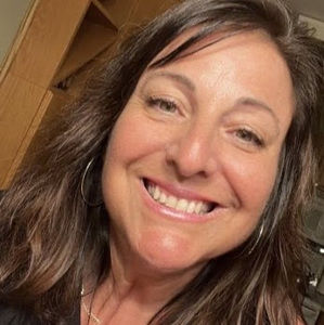 Meet your Posher, Dorina